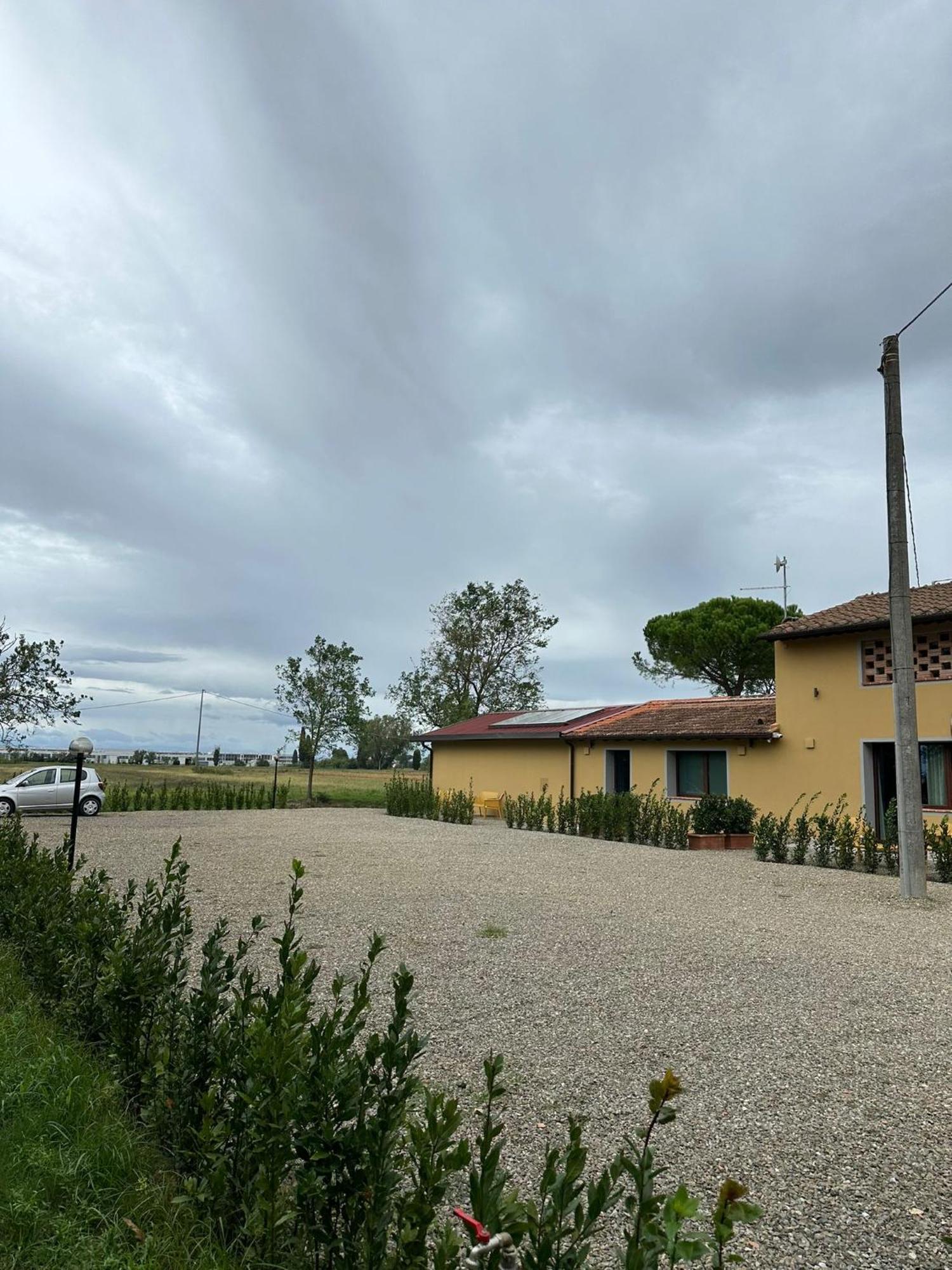 La Vecchia Cantina Guzzardi Lari المظهر الخارجي الصورة