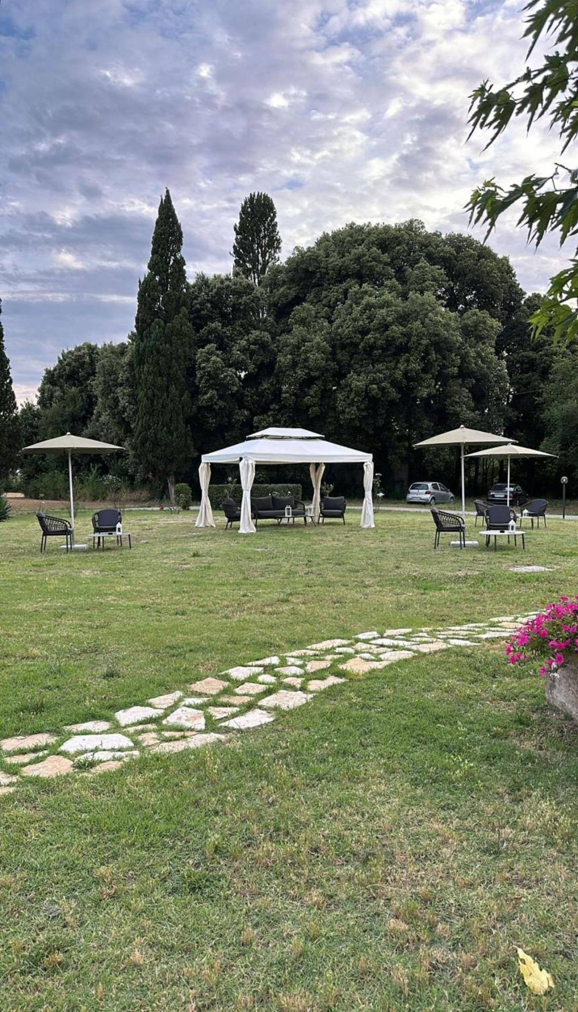 La Vecchia Cantina Guzzardi Lari المظهر الخارجي الصورة