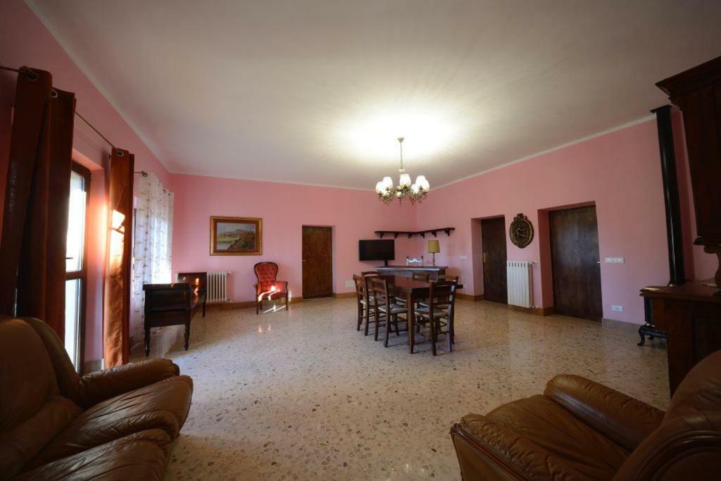 La Vecchia Cantina Guzzardi Lari المظهر الخارجي الصورة