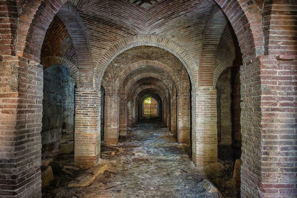 La Vecchia Cantina Guzzardi Lari المظهر الخارجي الصورة